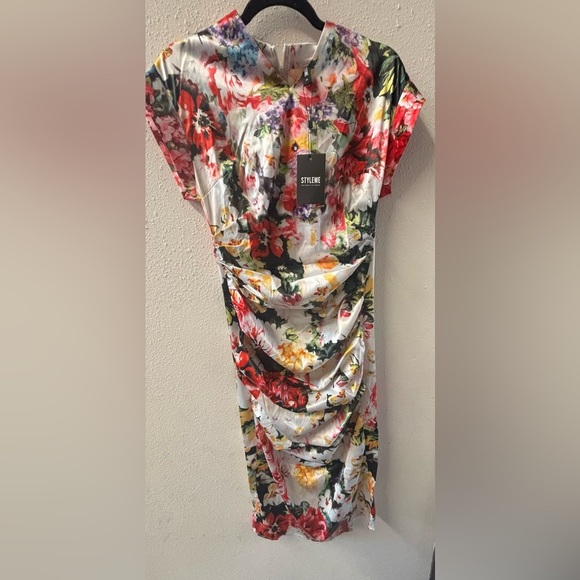 STYLEWE Red and Pink Ruched Asymmetrical Dress - Picture 2 of 3